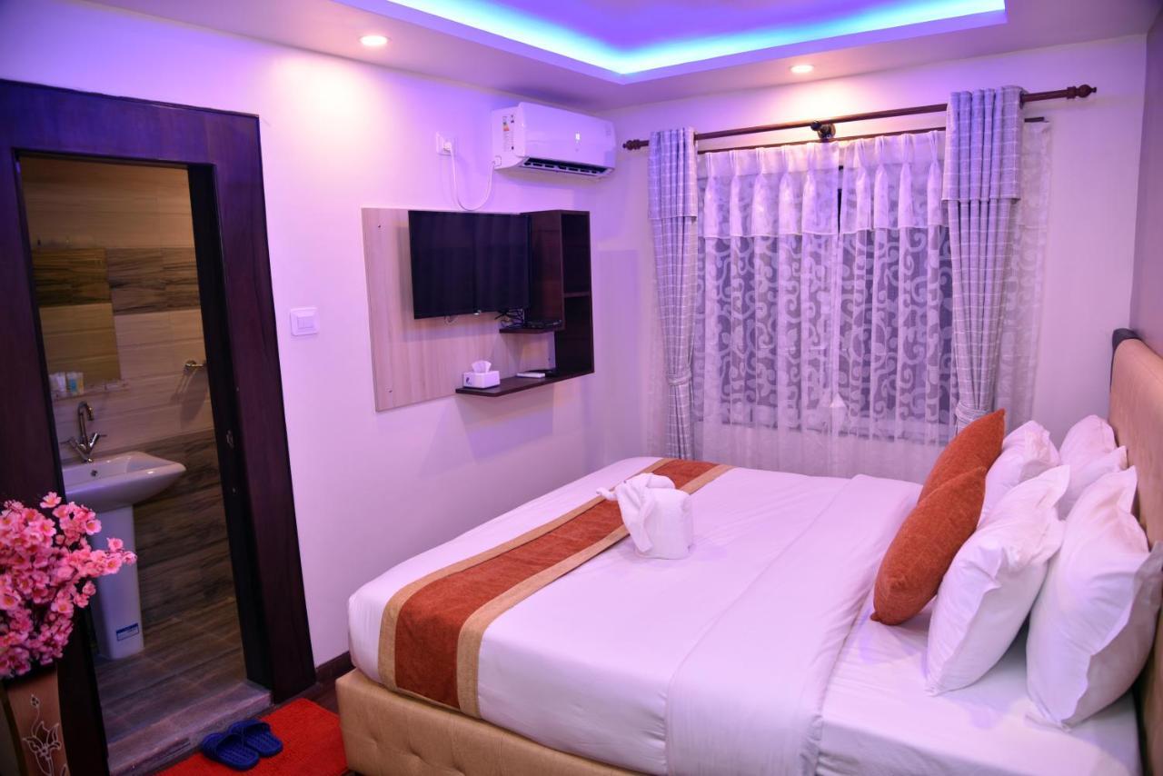 Marinha Airport Hotel Kathmandu Esterno foto