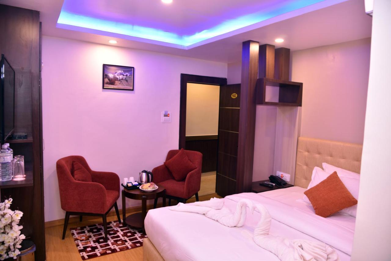 Marinha Airport Hotel Kathmandu Esterno foto